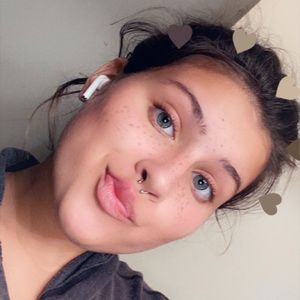 Meet your Posher, Alexia